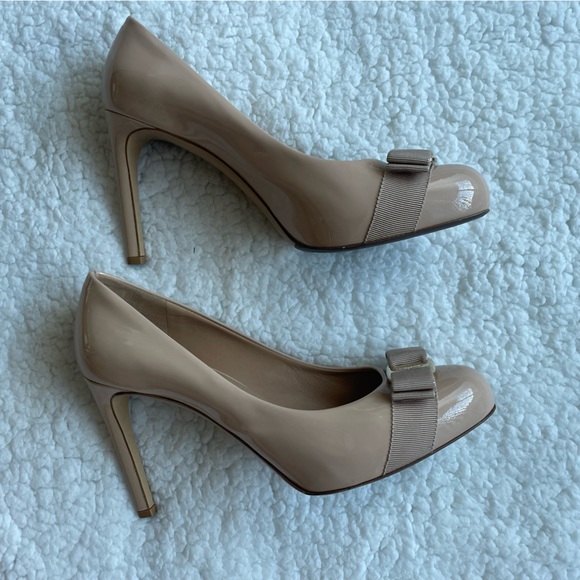 Salvatore Ferragamo -Carla Patent Bow Pumps-beige - Picture 3 of 9